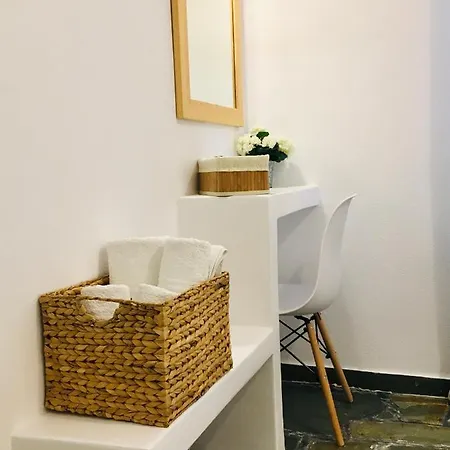 Nostos * Parikia (Paros)