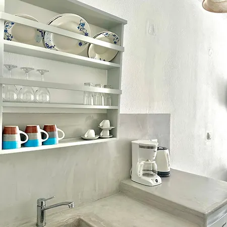 Nostos Parikia (Paros)