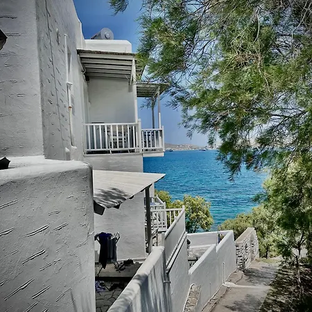 Nostos * Parikia (Paros)