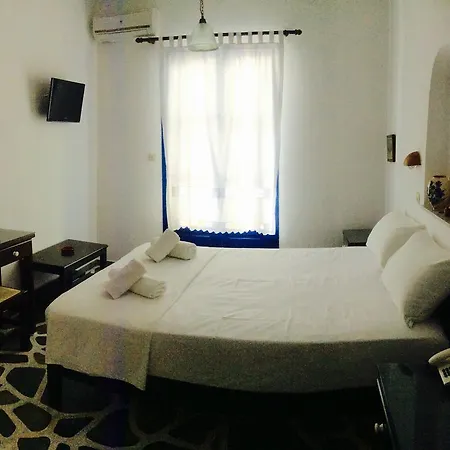 Nostos Parikia (Paros)